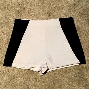 B/W Mini Classy Shorts-Super Stretchy 🥵